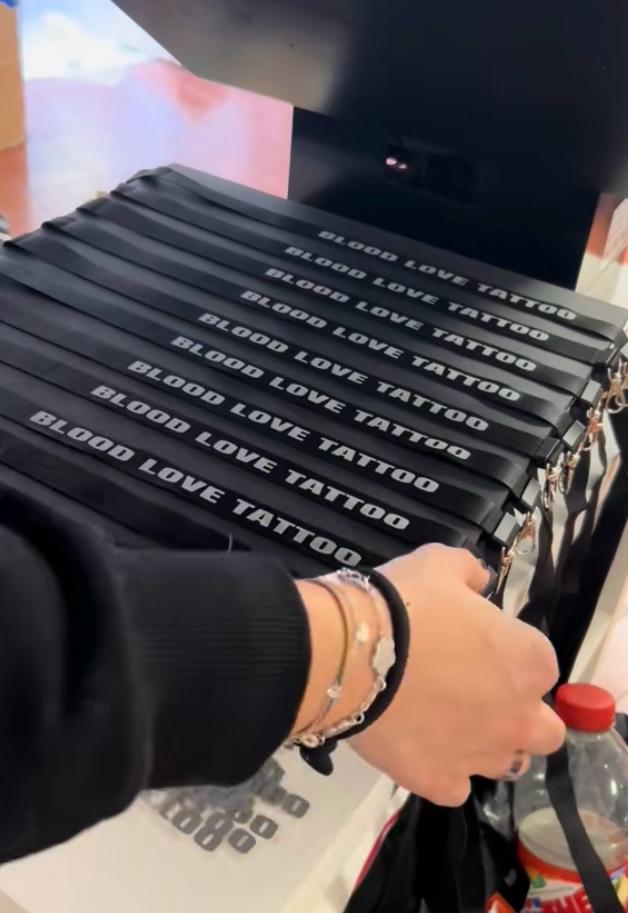 VISTO SU TIK TOK! Portachiavi/portabadge personalizzabile