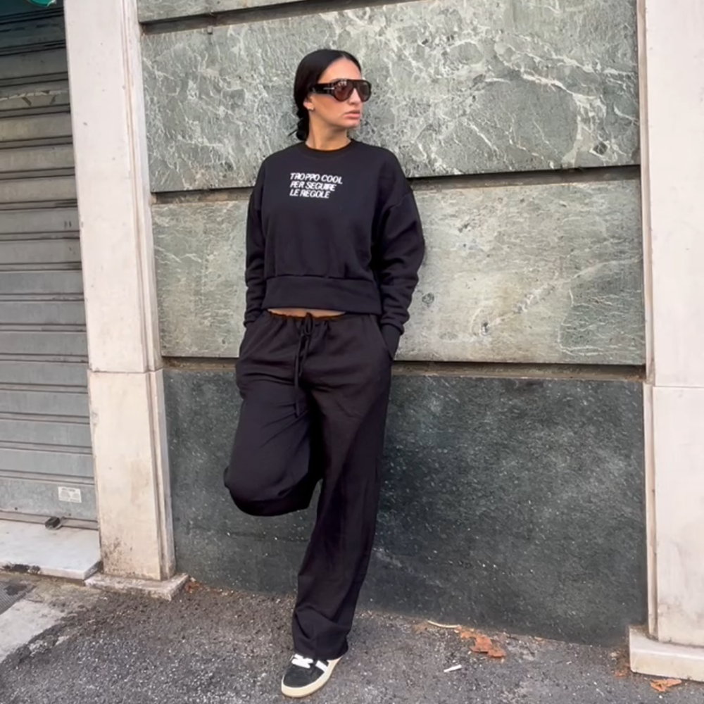 Felpa Crop - Troppo Cool per Seguire le Regole