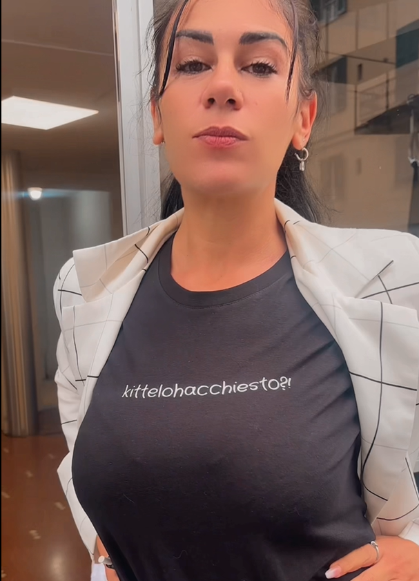 T-Shirt - Al posto del <3 - KITTELACCHIESTO